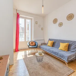 https://le-positif-gare-confort-spacieux.hotels-rhonealpes.com