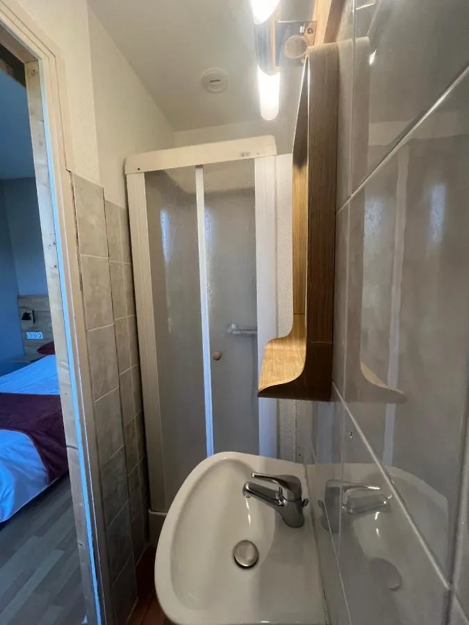 Hotel Le Petit Montmartre Dinard