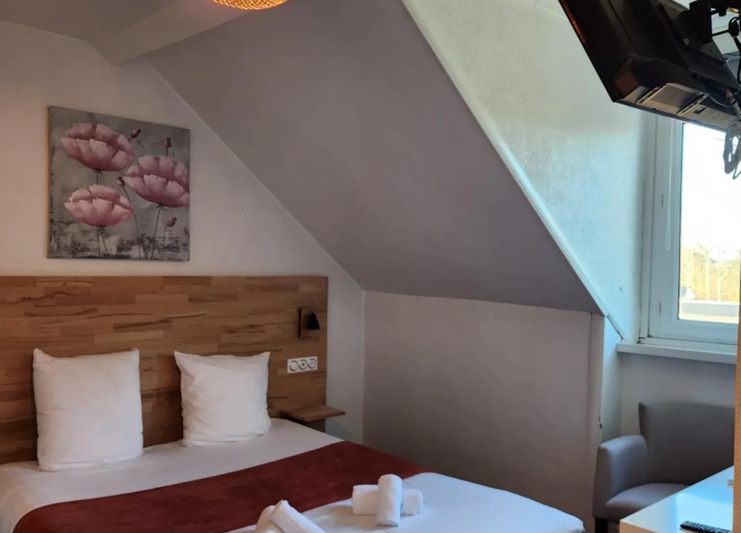 Hotel Hôtel Le Petit Montmartre à Dinard